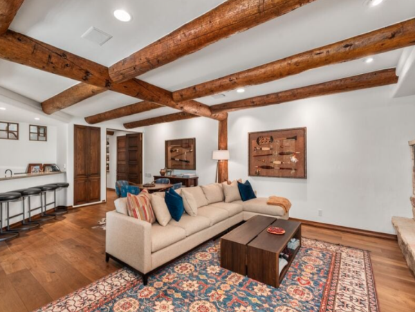 Luxurious Ski-In/Ski-Out Snowmass Chalet with Stunning Mountain Views